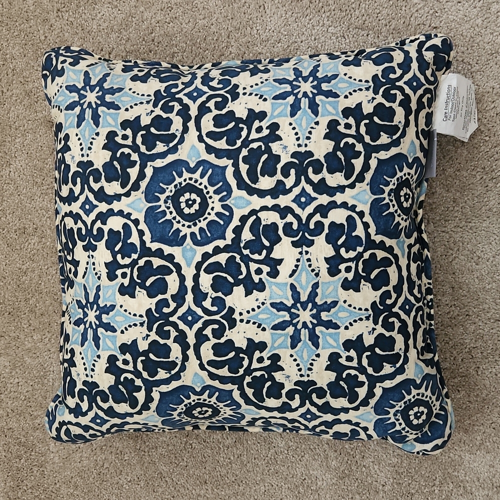 Indoor / outdoor pillows